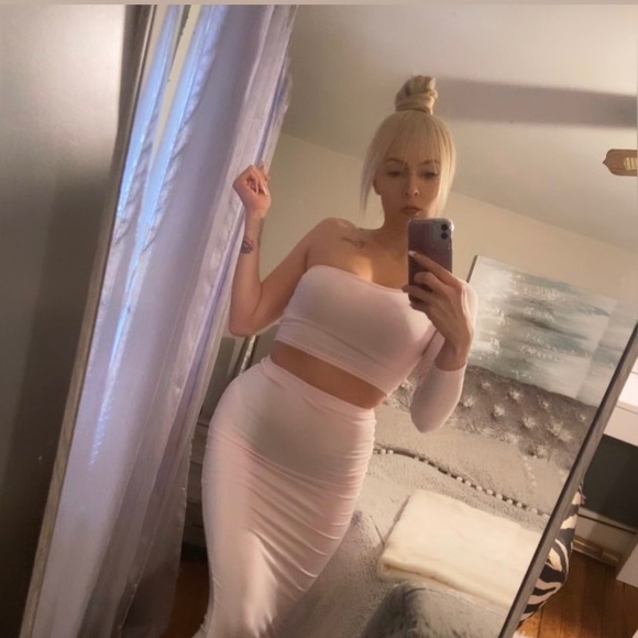 Women’s Skirt Set with Cropped Single Sleeve top and mid calf skirt. - Picture 3 of 3